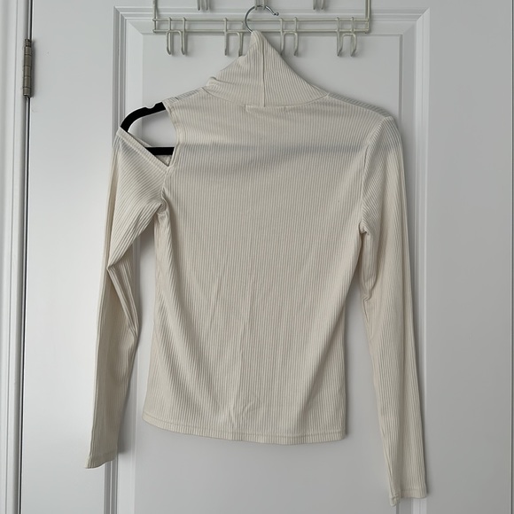 Oat + Fort Cut-Out Long-Sleeve Turtleneck White (XS) - Picture 2 of 4